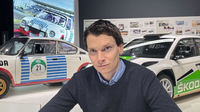 Jan-Hendrik Hülsmann hat zum 1. Januar 2023 die Führung bei Skoda Auto Deutschland übernommen. Er will den Handel in eine profitable Zukunft führen.(Bild:  Grimm – »kfz-betrieb«)
