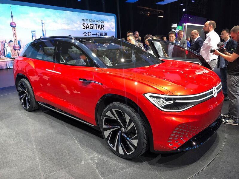 ... VW is presenting the ID Roomzz - an electrically powered SUV. (press-inform)