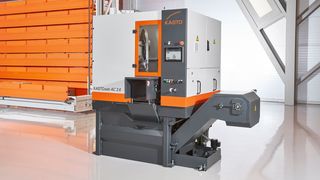 Kasto has significantly improved its long-proven Kastossb automatic band saw and will be showcasing it at the upcoming AMB. For example, it now features an electromechanical saw feed mechanism that reduces energy consumption. Read here to find out what other new developments there are in the world of sawing ... (Image:Kasto)