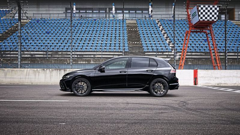 Statt 235 kW/320 PS stellt der 2,0-Liter-Turbo nun 245 kW/333 PS zur Verfügung. (Bild: Volkswagen AG)