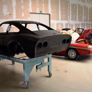 Leidenschaft für alte Schätze: Das junge Team restauriert auch Oldtimer.(Bild:  »kfz-betrieb« / Schweitzer)