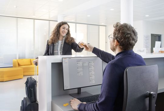 (Ladevorgänge für Besucher lassen sich einfach mit oder ohne Ausgabe eines RFID-Chips freischalten. Bild: Weidmüller Interface GmbH & Co. KG)