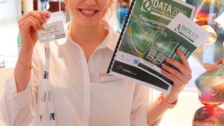 Beim ersten deutschen Deep Dive am Folgetag des Kongresses wurden die Teilnehmer strahlend in Empfang genommen.

 (Vogel IT-Akademie)