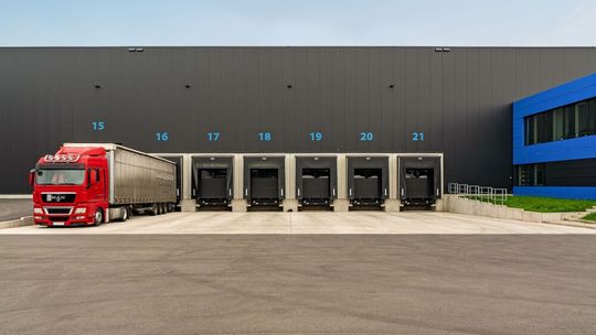 Das Bau- und Dienstleistungsunternehmen Goldbeck stärkt seine Logistikexpertise in einer neuen Unternehmenseinheit, um noch schnellere Reaktionszeiten und weiterhin marktgerechte Lösungen anbieten zu können.(Bild:  Goldbeck)