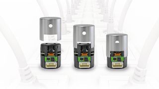 Mit den 22-mm-Kits von Posital gibt’s nicht nur integriertes Motorfeedback auf kleinstem Bauraum: Auch im stromlosen Zustand bleiben sie zuverlässig auf Position. (Bild: Posital, © fotoflash – stock.adobe.com; [M]EHaselmann)