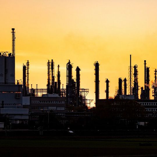 Die Chemiebranche leidet schon länger unter den im internationalen Vergleich hohen Energiepreisen und der schwachen Konjunktur. (Bild:  frei lizenziert /  Pixabay)