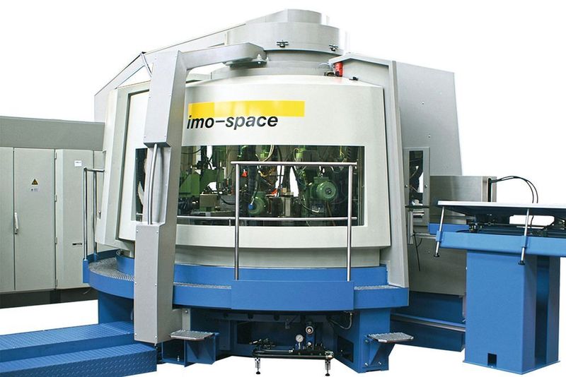 Imoberdorf-Rundtakter «imo-space»: die Konzeption und Umsetzung der komplexen Produktionsanlagen ist für beide Seiten ein Lern- und Entwicklungsprozess.  (Winkhaus)