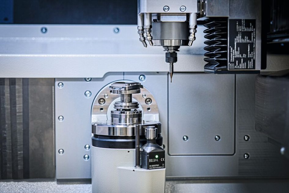Microone : le centre d'usinage de précision compact