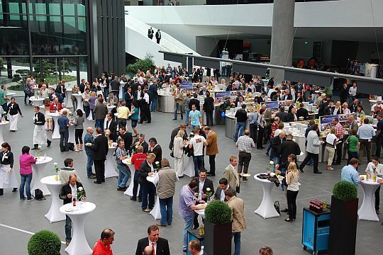 Die Teilnehmer diskutierten in den Kommunikationspausen über die neue Qualitätsoffensive. (Archiv: Vogel Business Media)