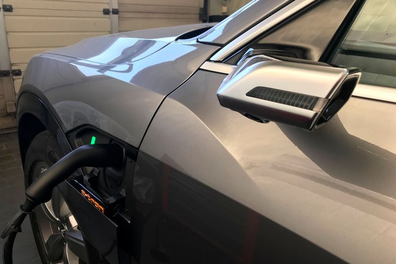 Viel diskutiert wurde über die aufpreispflichtigen digitalen „Außenspiegel“.  (Bild: Michel/»kfz-betrieb«)