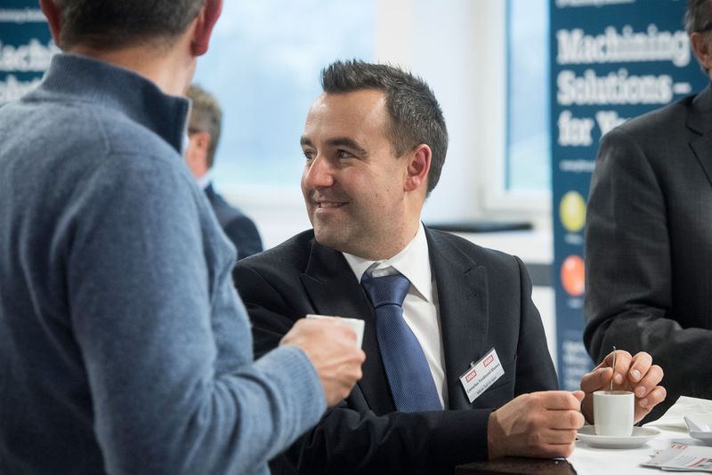 Der Kongress und die Tischmesse im Foyer boten einen angenehmen Rahmen für Gespräche und das Networking. (Thomas Entzeroth)
