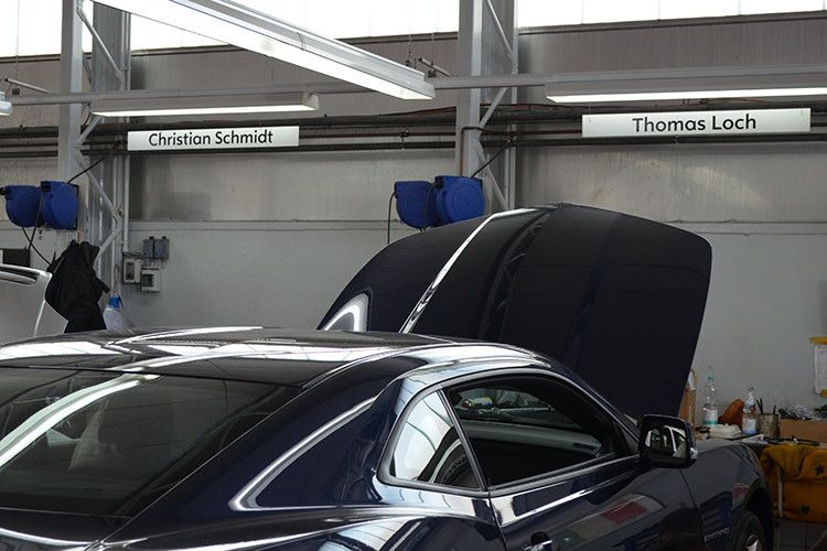 Im Servicebereich sind die Arbeitsplätze personalisiert. (Foto: Rehberg)