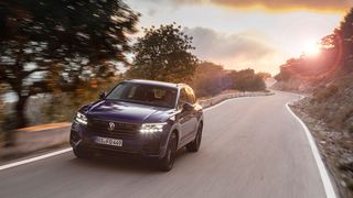 Der VW Touareg R wird seine Weltpremiere in Genf feiern. (Bild: VW)