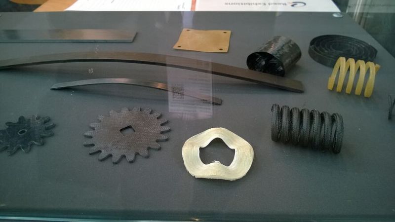 Die Universität Rostock forscht sein einigen Jahren an Federn aus Faser-Kunststoff-Verbünden. Neu ist die Anwendung von CFK bei Zahnrädern. (Bild: D.Quitter; konstruktionspraxis)