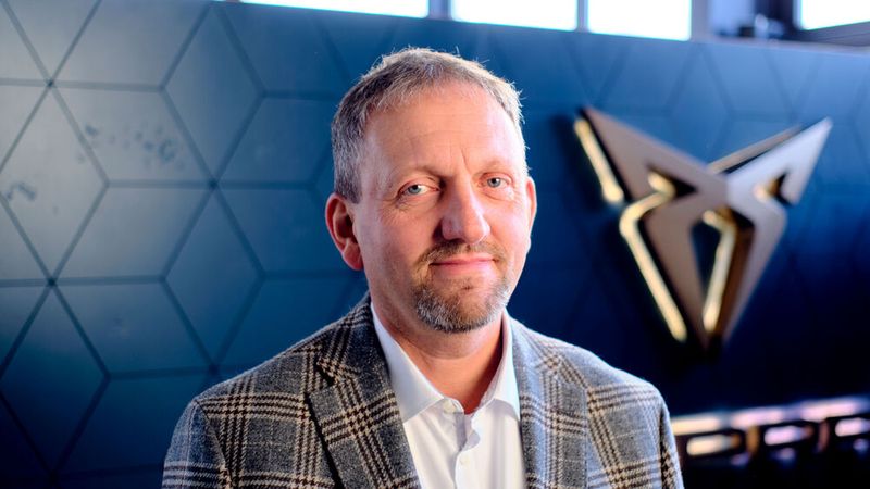 Ebenfalls vorne dabei waren Jörg Treinen, Geschäftsführung der Ratio-Mobil Autohandel und Service GmbH (Gornau), und ... (Bild: Seat Deutschland)