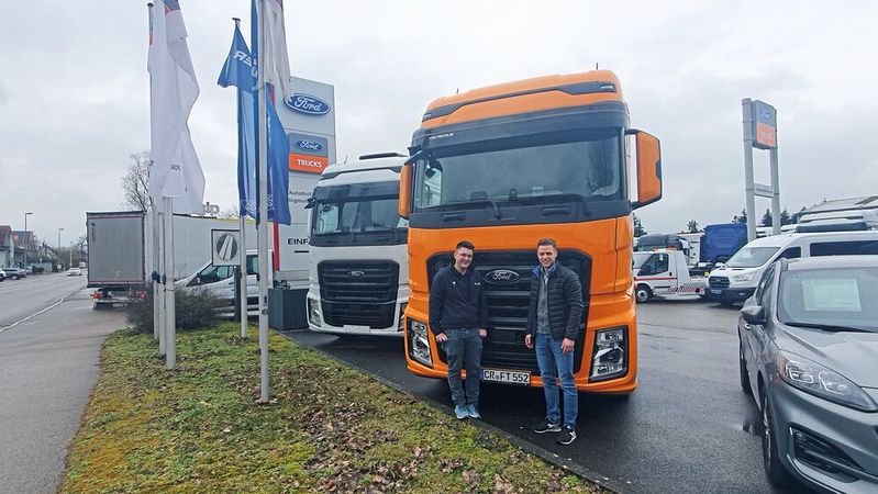 F-Trucks-Geschäftsführer Alex Kröper und Projektleiter Dennis Gackstatter wollen das Partnernetz weiter ausbauen.(Bild:  Mauritz – »kfz-betrieb«)