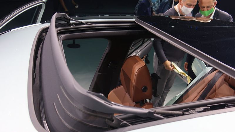 Auch ein Element der Founders Edition: das Schiebedach. (Bild: Grimm/»kfz-betrieb«)