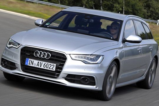 Den A6 bringt Audi mit Hybridantrieb. Der Bestseller im Benziner-Programm, der 155 kW/211 PS starke 2,0-Liter-TFSI, arbeitet mit einem 40 kW/54 PS Elektromotor. (Archiv: Vogel Business Media)