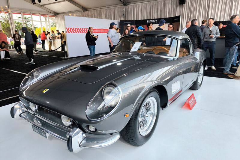 Zwar „nur“ Platz 2 in der Rangliste der teuersten Fahrzeuge bei der 2025er Monterey Auction Week. Dennoch waren die 25.305.000 USD für diesen Ferrari 250 GT SWB California Competizione Alloy Spider eine mega Summe. (Bild:  Classic Analytics)