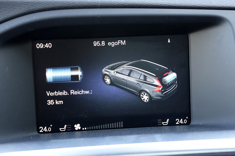 Bis zu 50 Kilometer rein elektrisches Fahren soll möglich sein. Im Test schaffte der Volvo knapp 40 Kilometer. (Thomas Günnel)