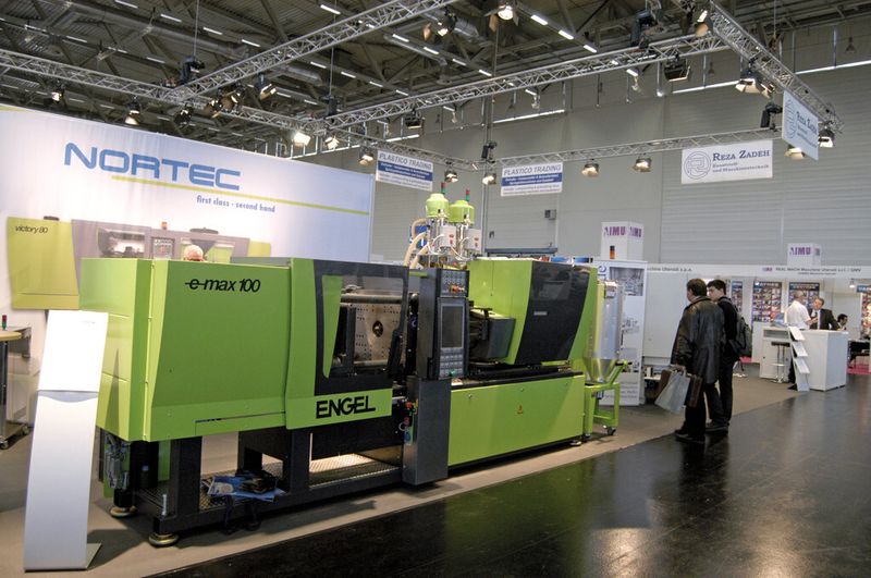 Sieht aus wie neu und tut noch viele Jahre ihren Dienst: eine Engel-Spritzgießmaschine aus zweiter Hand auf der Usetec 2012. (Bild: Schreier)