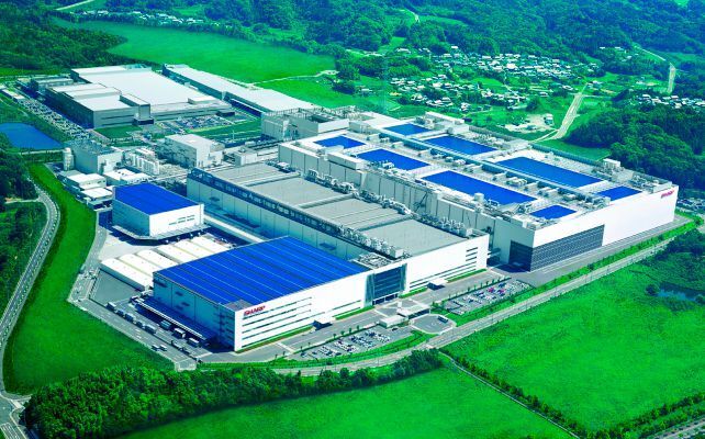 Display-Fertigung: Im Werk Kameyama in der japanischen Präfektur Mie werden moderne Displays hergestellt. (Sharp)