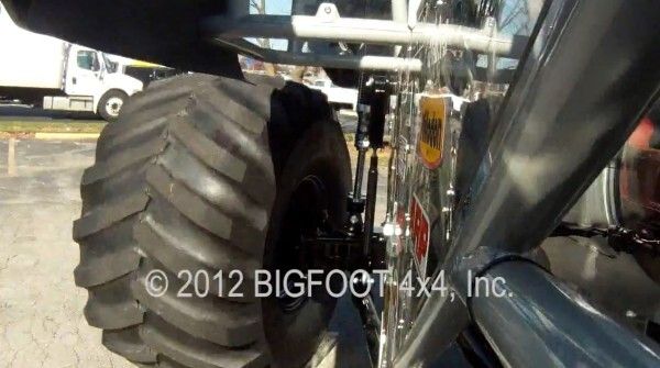 Der Bigfoot 20: der weltweit erste Monstertruck mit Elektroantrieb macht mit über 260 kW und 1100 Nm Autos umweltschonend platt (Bild: Bigfoot 4x4 Inc.)