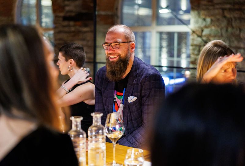 Ein Gast der Runde war Professor Tõnu Esko, führender Experte auf dem Gebiet der Genetik,  Vize-Rektor für Entwicklung an der Universität Tartu und Senior Manager in der Biobank in Estland. (Bild: © Raul Mee)