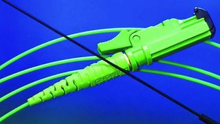 Sonden auf Basis von Lichtwellenleitern und mit einem Außendurchmesser von 0,4 bis 3 mm eignen sich für die hochgenaue Prozessüberwachung in der Fertigung. Bild: Verfasser (Archiv: Vogel Business Media)