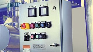 Die UL-zertifizierten Ex e-Steuerkästen von R. Stahl sind aus Edelstahl oder glasfaserverstärktem Polyesterharz und eignen sich zum Einsatz in Nordamerika auch bei extremen Temperaturbedingungen. (R. Stahl)