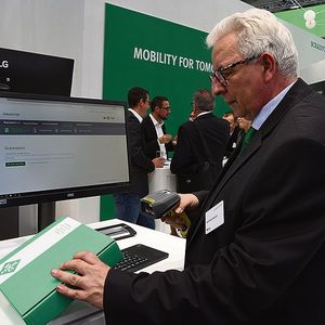 Die Precision-Desk-App als Prototyp im Webbrowser: Über den Datamatrix-Code lassen sich die Lager einladen, überprüfen und Datensätze erzeugen.