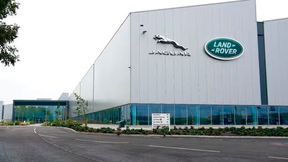 Stellenstreichung im Tausenderbereich meldet jetzt auch das britische Automobilunternehmen Jagaur Land Rover. Denn auch dort führen die Probleme, an denen weltweit die Autokonzerne leiden, zu drastischeren Sparmaßnahmen, um die Zukunft zu sichern ... (Bild: Jaguar Land Rover)