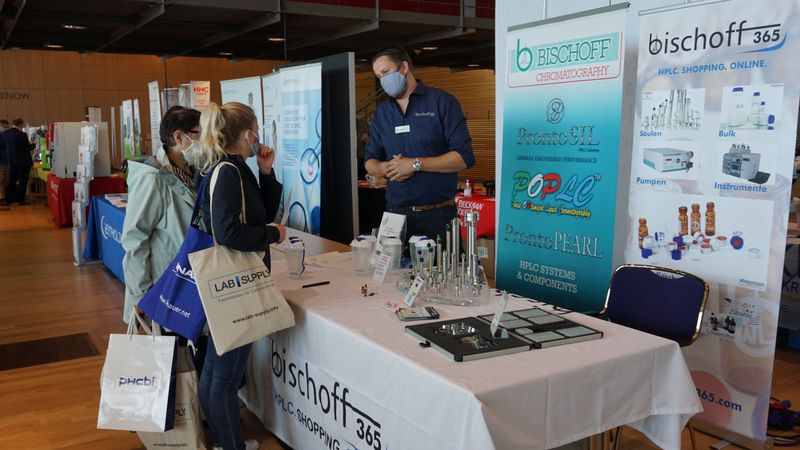 Der direkte persönliche Austausch war wohl für viele Besucher ein Argument, zur LAB-SUPPLY zu fahren. Alle Infos zu den LAB-SUPPLY-Messen – Termine, Vortragsprogramm und Ausstellerliste – finden Sie unter www.lab-supply.info (LABORPRAXIS, Krause)