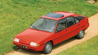 Vor 40 Jahren präsentierte Citroën ein Auto, das ähnlich revolutionär geriet wie andere Markenmodelle zuvor. Und dennoch, oder gerade deshalb, wurde der BX zu einem großen Erfolg für die Franzosen. (Bild: Citroën)