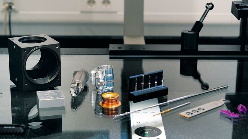 Hipp fertigt eine breite Palette von Dreh-, Fräs- und Laserteilen für die Medizintechnik – von der Mikropräzision bis zum Drehteil mit 200 mm Durchmesser. (Dr. Schneider Messtechnik)