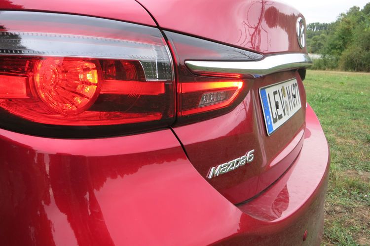 Dafür gibt es jetzt aber auch hinten LED-Leuchten. (Bild: Schreiner/»kfz-betrieb«)