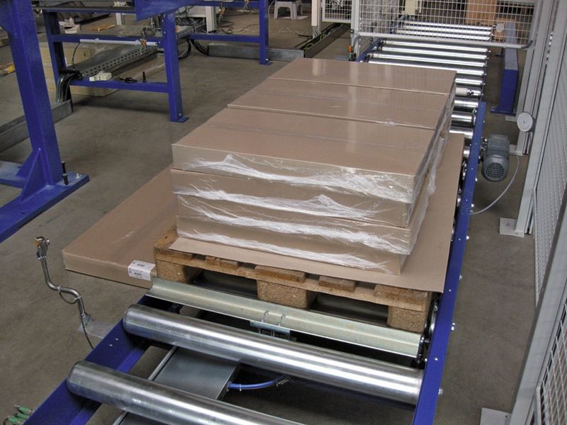 Bild 3: Acht bis 30 Kartons stapelt der Roboter pro Palette. Bild: de Man (Archiv: Vogel Business Media)