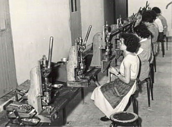 Bild 7: Mechanische Fertigung in den 1960er Jahren in Montpezat. (Bild: Apem)