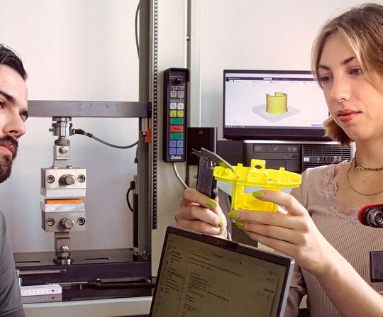 Jetzt geht`s los! Wer in sieben Semestern ein Crack in Sachen 3D-Druck werden will, sollte sich jetzt rasch bis spätestens 15. Juli für einen neuen Studiengang an der HTWK Leipzig bewerben. Hier einige Infos zu diesem deutschlandweit bisher einzigartigen Angebot ...(Bild:  HTWK Leipzig)