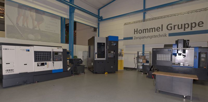 Für die Präsentation des Maschinenprogramms, Vorführungen, Probebearbeitungen, Applikation und Maschinenabnahmen wurden am Standort Bochum diese Räumlichkeiten geschaffen.  (Bild: Hommel/Hennecke)