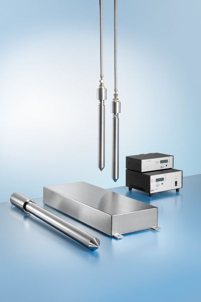 Die digitalen Ultraschallgeneratoren und -schwingsysteme sorgen bei zahlreichen Reinigungsanwendungen bedarfsgerechte Sauberkeit. (Bild: Weber Ultrasonics)