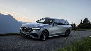 64.500 Euro müssen Käufer des neuen T-Modell der E-Klasse bezahlen, der Vorgänger war schon ab 57.500 Euro zu bekommen. (Bild: Mercedes-Benz)