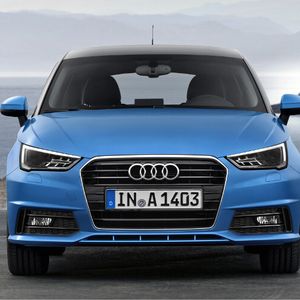 Der überarbeitete Audi A1 passt seinen Auftritt den größeren Markenbrüdern an.