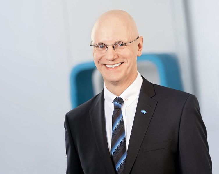 Hartmann-CEO Andreas Joehle: „Für Investitionen in Leuchtturm-Projekte wie beispielsweise die Veroval-Diagnostikgeräte nehmen wir vorübergehend den leichten Rückgang der Ebit-Marge in Kauf.“ (Hartmann Gruppe)