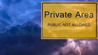 Robyn Hernandez, Director, IBM Private Cloud Offering Manager, sagt: „Unsere IBM Cloud Private-Lösung bietet Kunden einen risikoarmen Übergang in die Cloud und ermöglicht es ihnen, geschäftskritische Anwendungen mit sensiblen Daten weiter im eigenen Rechenzentrum zu betreiben.“ (gemeinfrei - geralt/FelixMittermeier/Pixabay)