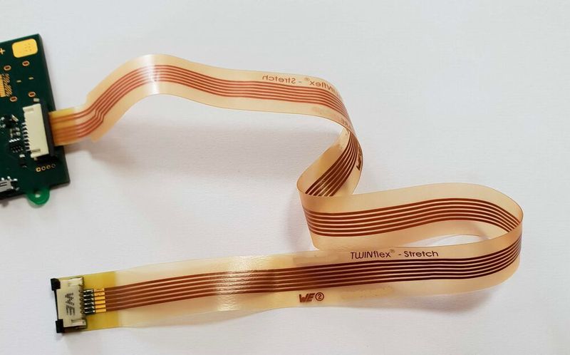 TWINflex-Stretch Leiterplatte: Die biegeschlaffen, biokompatiblen Leiterplatten passen sich der Körperform an und lassen sich in Textilien integrieren.   (Würth Elektronik CBT)