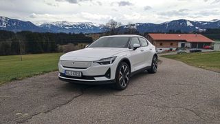 Polestar hat das Modell 2 erneuert. Wir sind es gefahren. (Bild: Thomas Günnel/Automobil Industrie)