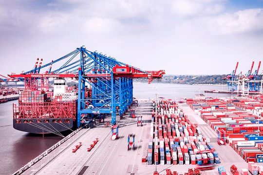Der Umschlag von Containern nahm in den letzten neun Monaten am Hamburger Hafen deutlich zu, was den den Umsatz steigen ließ. Hier einige Zahlen dazu ...(Bild:  HHLA)