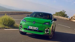 Der elektrische R5 kommt gut an. (Bild: Renault)