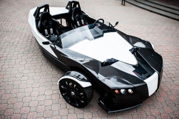 Der Torq Roadster: das elektrisch angetriebene Trike mit 300 kW könnte in einem Batman-Film mitspielen (Epic Electric Vehicles)